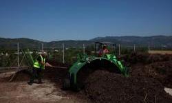 Financed by the EU, the composting center in Cërrik, Albania turns green materials into fertilizer