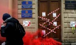 Putin’s Censors Lashed by Popular Rage
