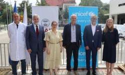 Tetë aparatura testimi për PCR i janë dhuruar Institutit Kombëtar të Shëndetësisë Publike